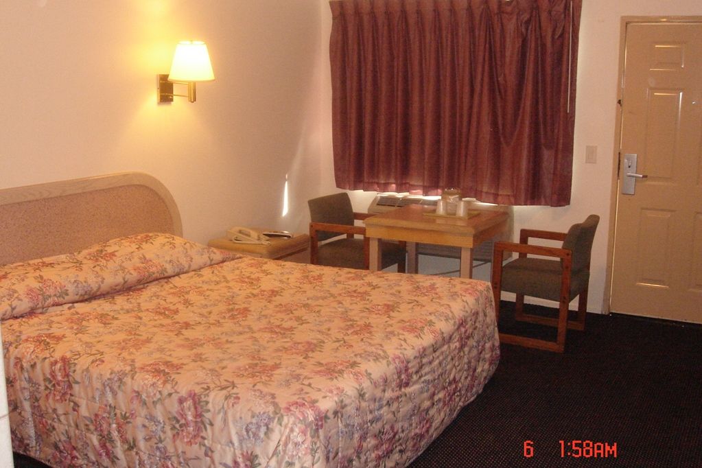 רדונדו ביץ' Moonlite Inn חדר תמונה